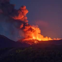 Vliegverkeer van en naar Catania op Sicilië hervat na uitbarsting van de Etna