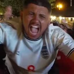 Video | Engelse fan wordt helemaal gek en schreeuwt in camera na goal Bellingham