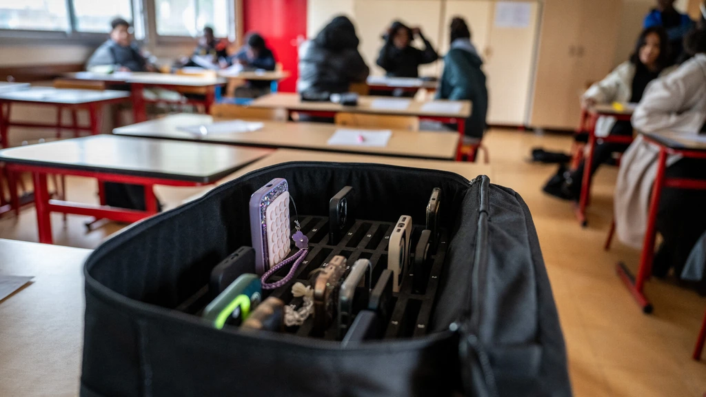 Franse parlement stemt in met verbod op sociale media voor kinderen onder 15