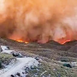 Video | Muur van rook en vlammen trekt door bergen van Zuid-Spanje
