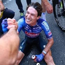 Philipsen dankt Van der Poel na ritzege: 'Als Mathieu je helpt, moet je wel winnen'