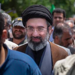 Ayatollah Iran doorbreekt stilte met dreigende boodschap, maar blijft buiten beeld