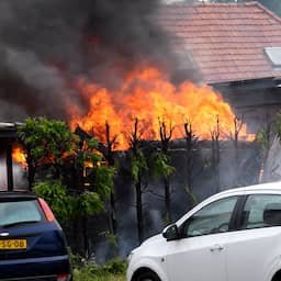 Video | Vlammenzee verwoest loods in Hoogezand na explosie