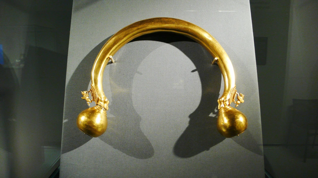 Gouden halsketting van 2500 jaar oud gestolen uit Frans museum