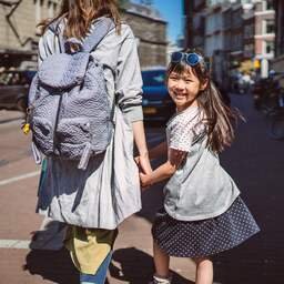 Praat mee | Wie past zich bij jullie thuis aan tijdens de zomervakantie?