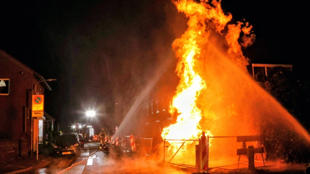 Gaslekkage met brand in Gelderse Asperen, tientallen woningen ontruimd