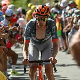Van fan in 2018 naar koploper in 2026: Arensman geniet van feest op Alpe d'Huez