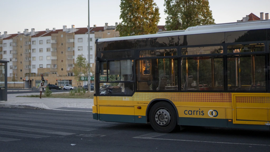 Twee doden en drie zwaargewonden bij busongeluk in Lissabon