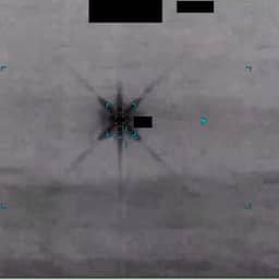 Video | Onbekende objecten boven zee gefilmd in nieuw vrijgegeven ufo-video's