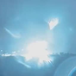 Video | Vonken vliegen rond als tornado transformatorhuisje verwoest in VS