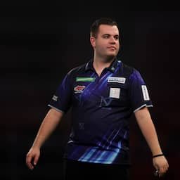 Niels Zonneveld in zenuwslopende partij uitgeschakeld op World Matchplay