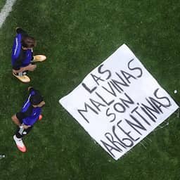 Praat mee | Moet Argentinië worden gestraft voor het politieke spandoek?