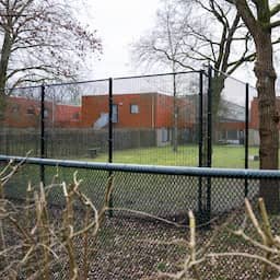 Man van in Den Dolder doodgestoken vrouw doet aangifte tegen kliniek dader