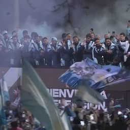 Video | Duizenden Argentijnen trotseren regen om WK-ploeg te verwelkomen