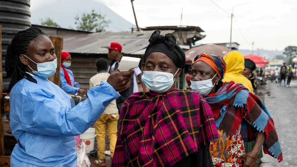 Zorgmedewerkers in door ebola geteisterd Oost-Congo leggen werk neer