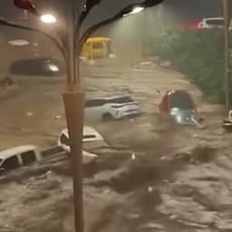 Video | Auto's drijven door straten na tyfoon Bavi in China