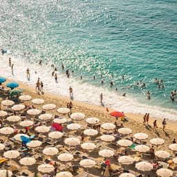 Praat mee | Ga jij nog in het hoogseizoen op vakantie?