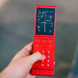 Fabrikant Light brengt klaptelefoon zonder afleidingen uit