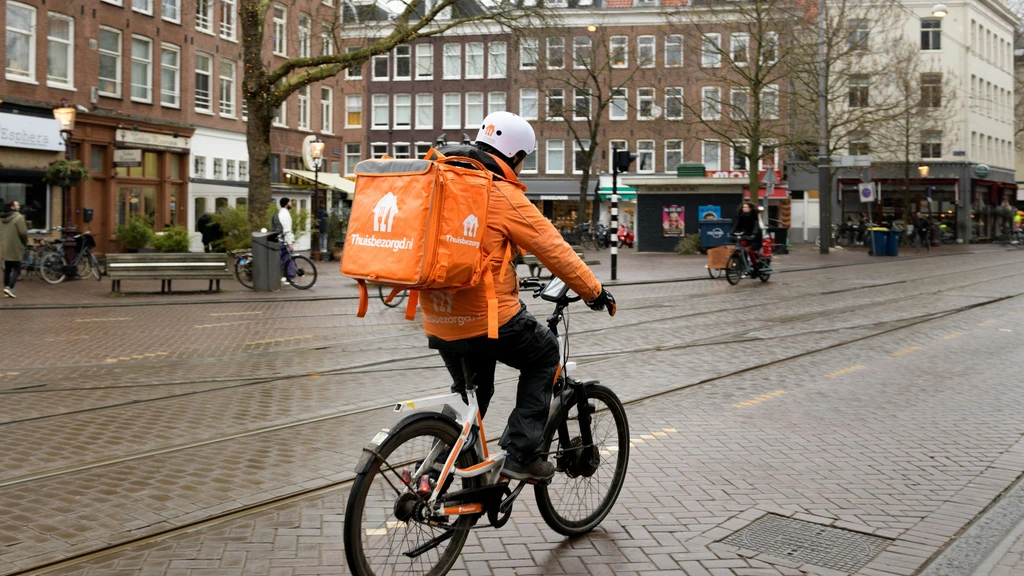 Consumentenbond wil dat Thuisbezorgd gebruikers vergoedt voor verborgen kosten