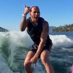Video | Hamilton maakt 360-draai op surfplank onder luid gejuich van Kim Kardashian