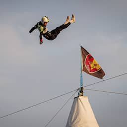 Stuntman Zwarte Cross is met hersenschudding als bezoeker weer op festival
