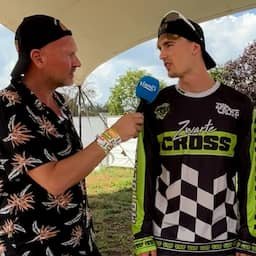 Video | Stuntman die over tent Zwarte Cross vloog: 'Ik was even out'