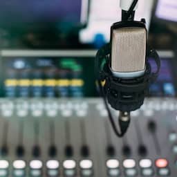 Nieuwe radiozender TalkRadio leest 24 uur per dag nieuws voor met AI