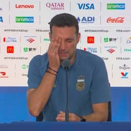 Video | Argentijnse bondscoach verlaat huilend persconferentie: 'Dit raakt me diep, sorry'