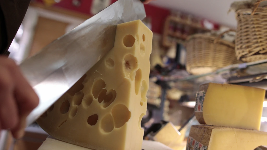 Kaasdieven gezocht na verdwijning vrachtwagen vol emmentaler in Duitsland