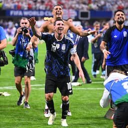 Argentinië en Messi opnieuw naar WK-finale na late goals in verhit duel met Engeland