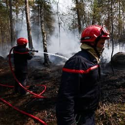 Brandweerman en vijf anderen aangehouden voor bosbranden bij Parijs