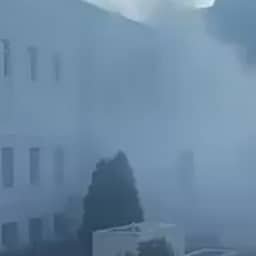 Video | Stofwolken stijgen op na gedeeltelijke instorting Italiaans rechtsgebouw