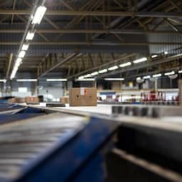 Pakketbezorgdienst moet werk neerleggen op last van Arbeidsinspectie