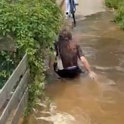 Video | Tiener opgeslokt door zinkgat in 's-Heerenberg