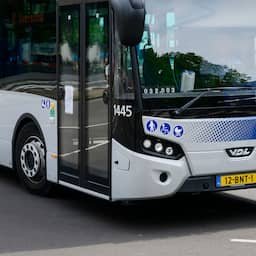 Stadsbus met inzittenden geraakt bij schietpartij in Rotterdam