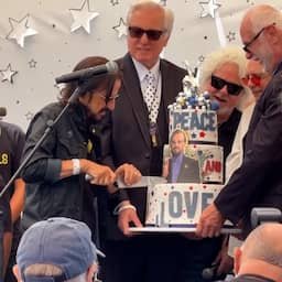 Video | Beatles-drummer Ringo Starr viert verjaardag met honderden fans