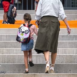 Schoolvakantie blijft een puzzel voor werkende moeders: 'Vaders aan zet'