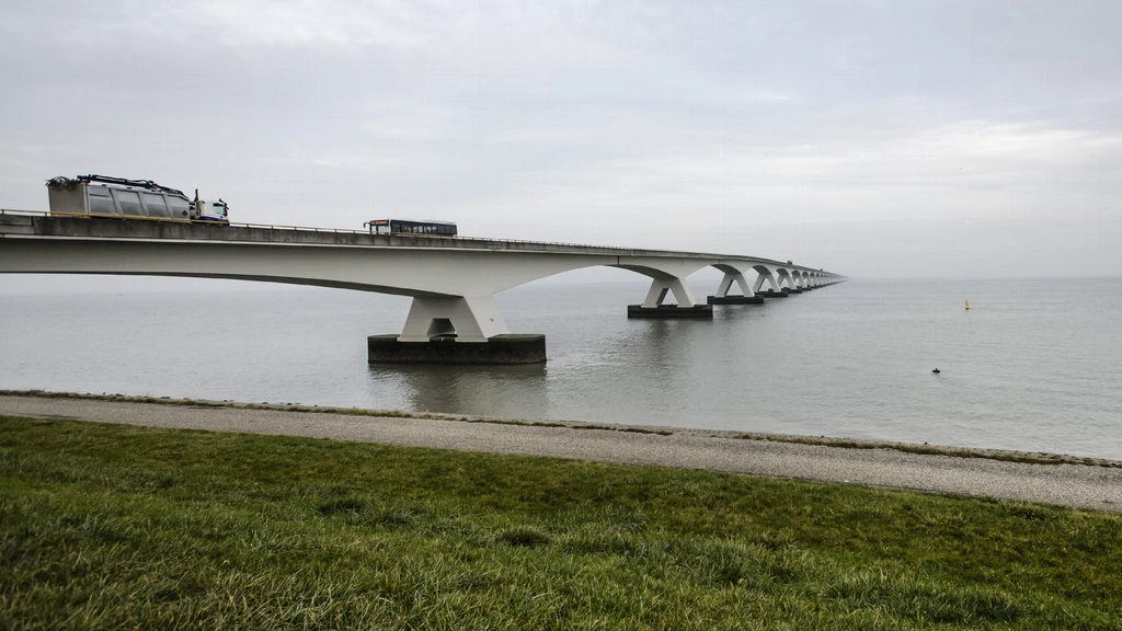 Zwaargewonden bij wielerongeluk met koord in Zeeland: 'Ging heel snel'