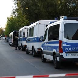 Man gijzelt vrouw al hele nacht in Berlijnse supermarkt