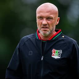 NEC-coach Dick Schreuder troeft Peter Bosz af en wint Rinus Michels Award