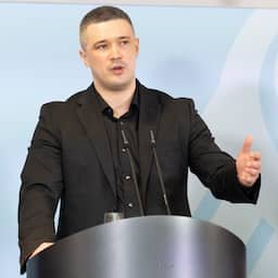 Ontslagen Oekraïense defensieminister staat erop dat hij terugkeert in functie