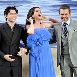 Video | Zwangere Anne Hathaway straalt op première van Nolans The Odyssey