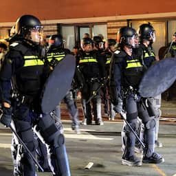 Video | Politie stuurt Marokkaanse fans naar huis in Den Haag en Rotterdam