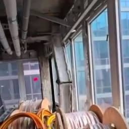 Video | Zo ziet het gebouw in New York dat op instorten staat er vanbinnen uit