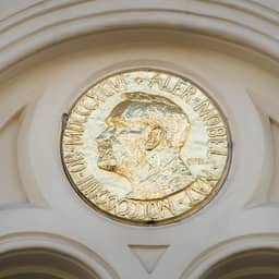 Winnaars Nobelprijs krijgen dit jaar bijna 90.000 euro meer prijzengeld